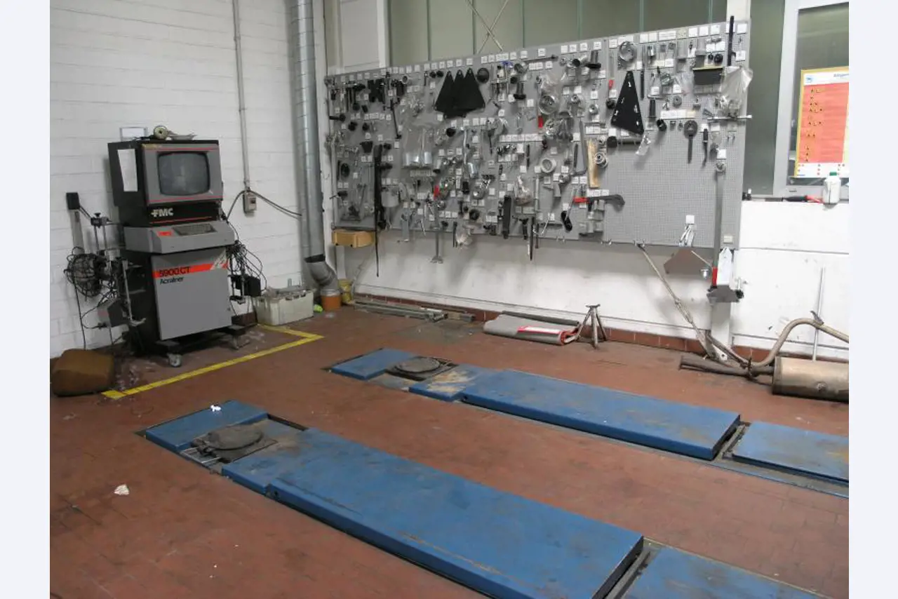 Autohaus Schwartzkopf GmbH / <br>Saro GmbH Wärme-, Kälte-, Schall- und Brandschutzisolierung-47