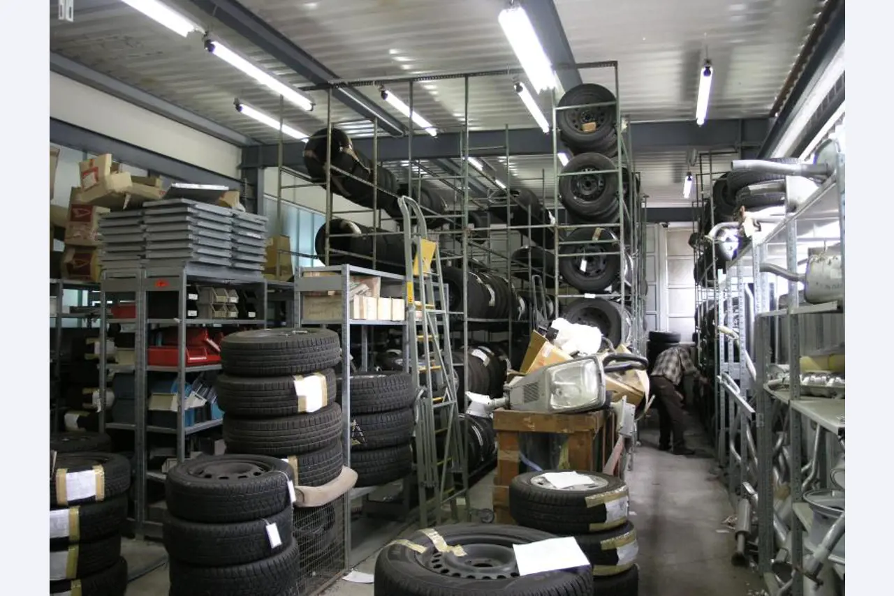 Autohaus Schwartzkopf GmbH / <br>Saro GmbH Wärme-, Kälte-, Schall- und Brandschutzisolierung-82