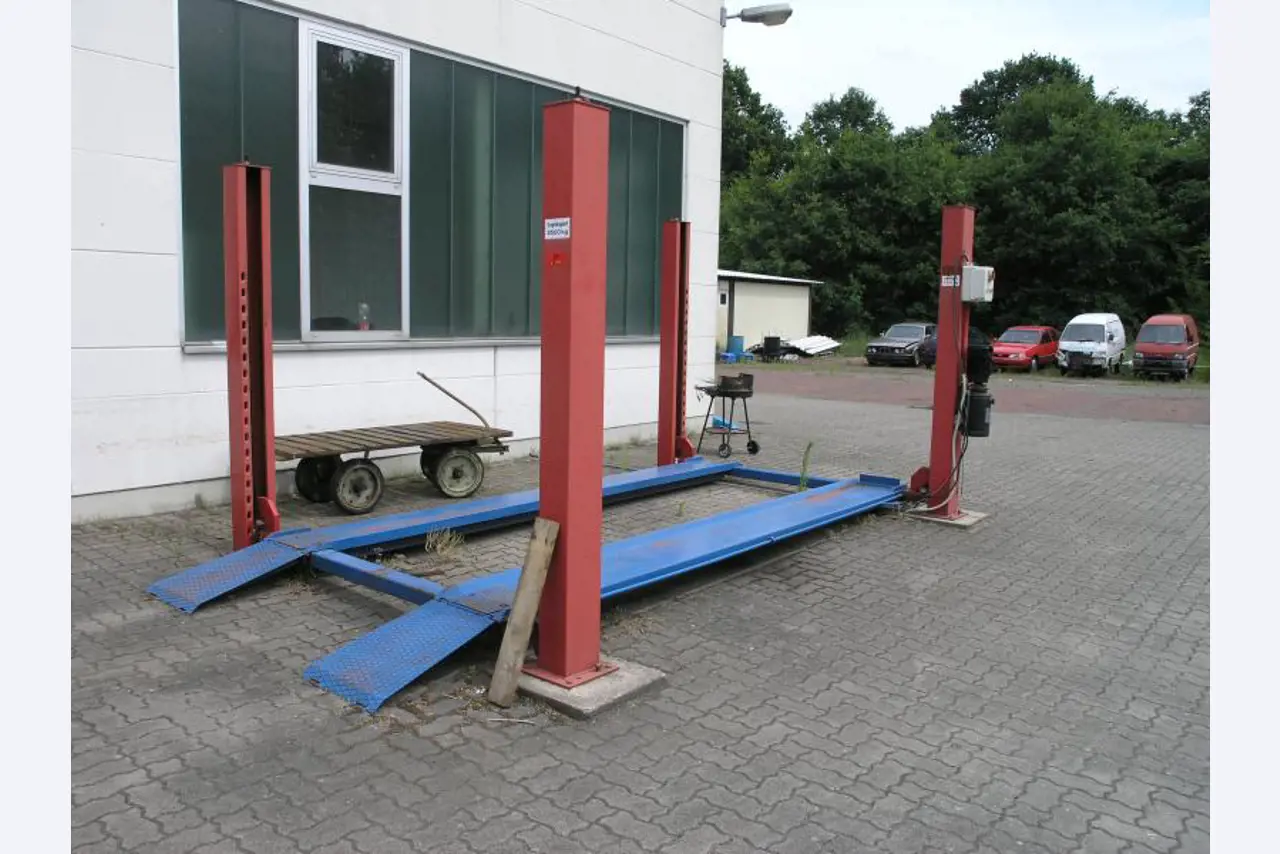 Autohaus Schwartzkopf GmbH / <br>Saro GmbH Wärme-, Kälte-, Schall- und Brandschutzisolierung-88