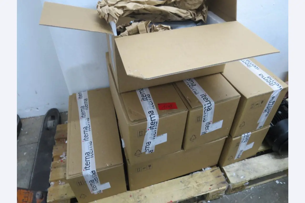 Máquinas dos sectores da fiação, tecelagem e tinturaria - Localização 79787 Lauchringen-4