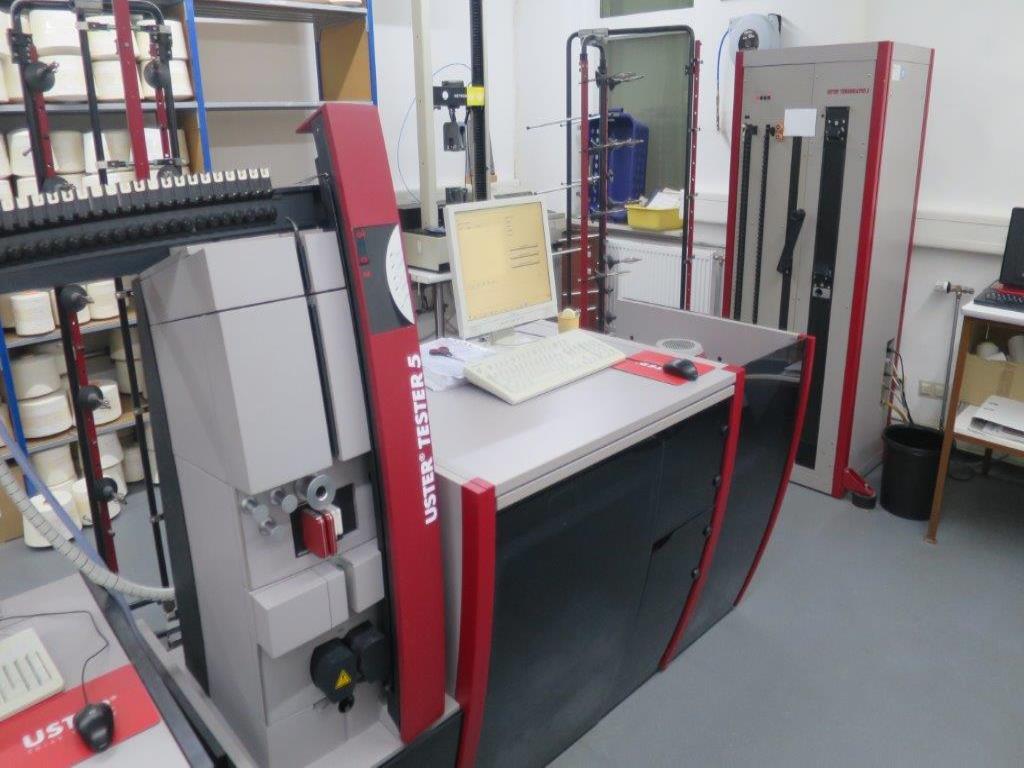 Máquinas dos sectores da fiação, tecelagem e tinturaria - Localização 79787 Lauchringen-1