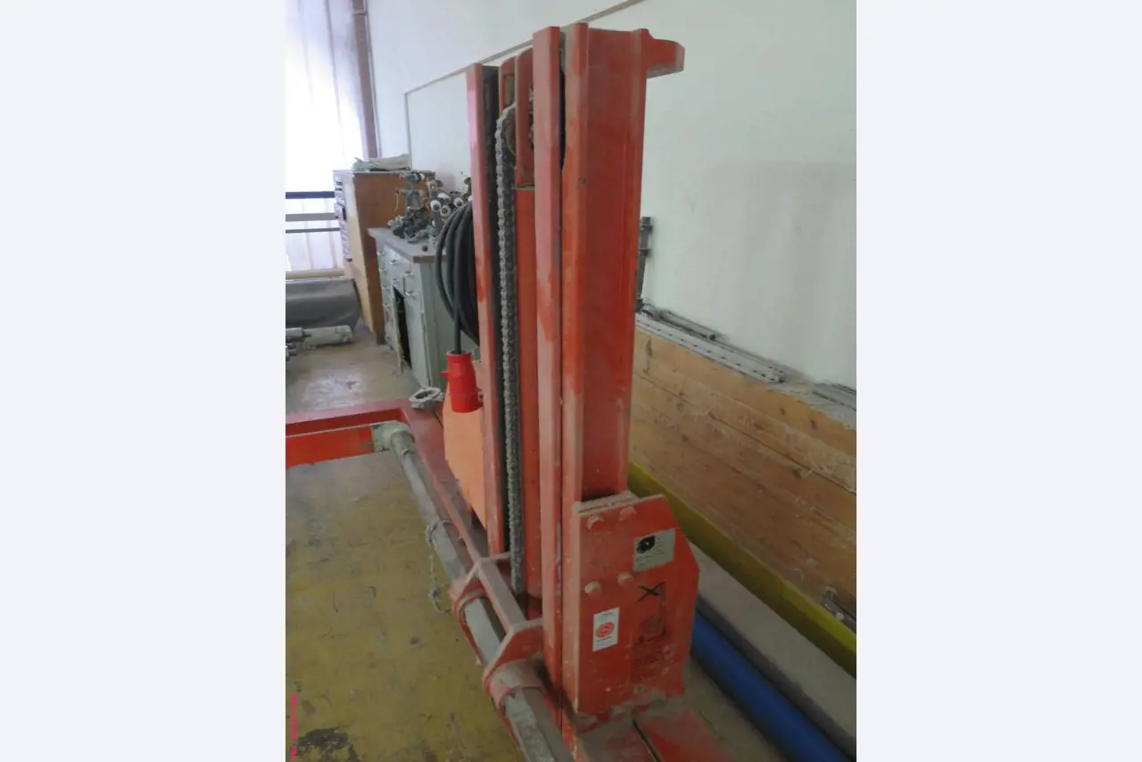 Máquinas dos sectores da fiação, tecelagem e tinturaria - Localização 79787 Lauchringen-2