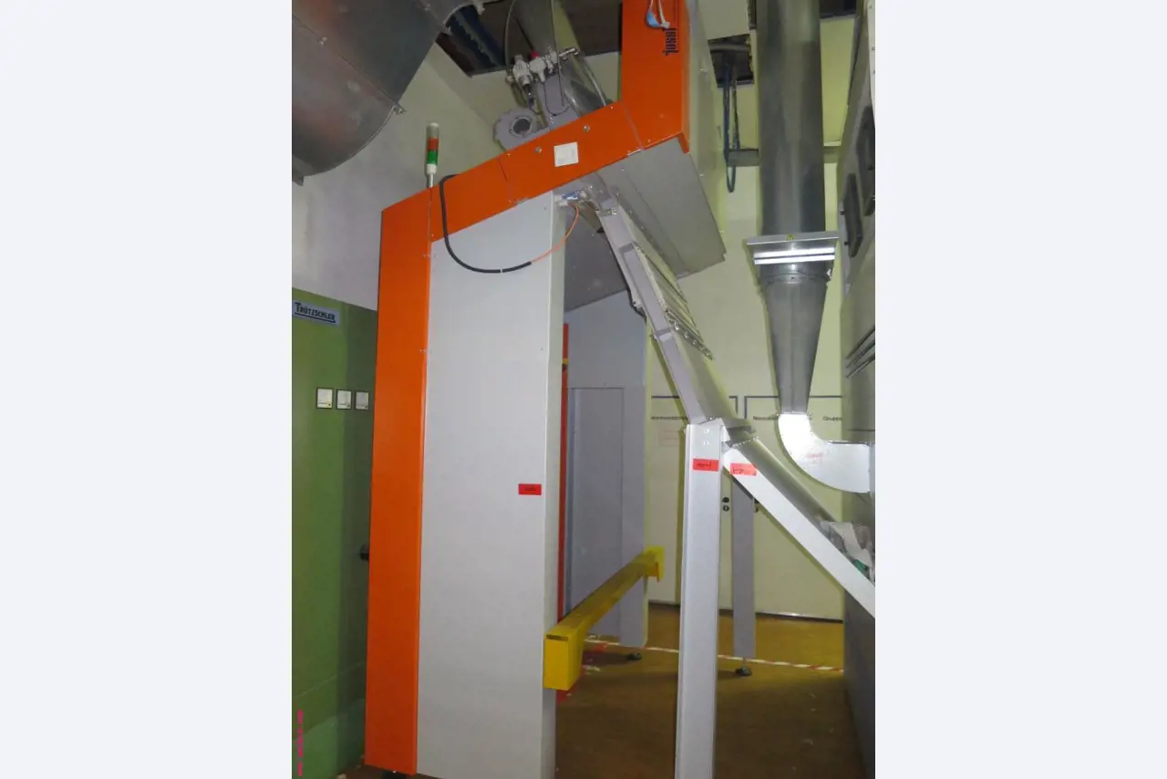 Máquinas dos sectores da fiação, tecelagem e tinturaria - Localização 79787 Lauchringen-3