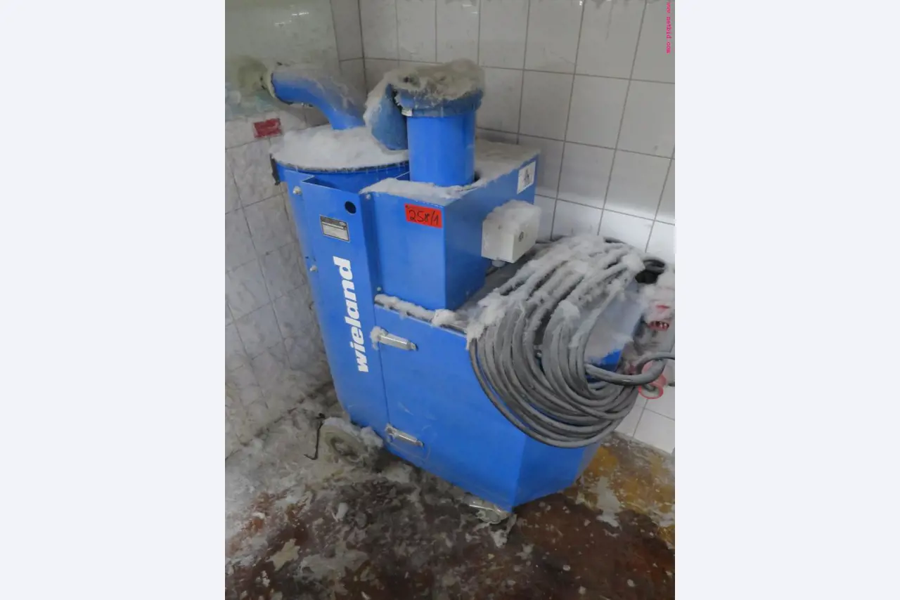 Máquinas dos sectores da fiação, tecelagem e tinturaria - Localização 79787 Lauchringen-1