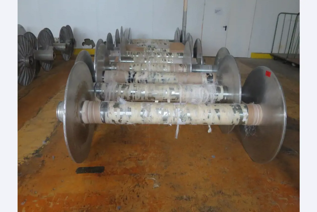 Máquinas dos sectores da fiação, tecelagem e tinturaria - Localização 79787 Lauchringen-1