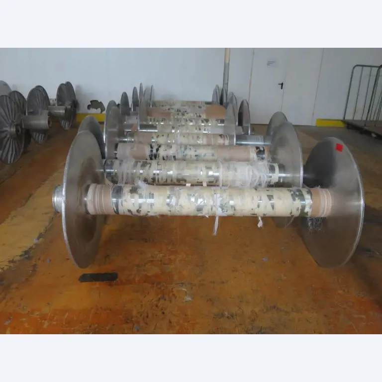 Máquinas dos sectores da fiação, tecelagem e tinturaria - Localização 79787 Lauchringen-1