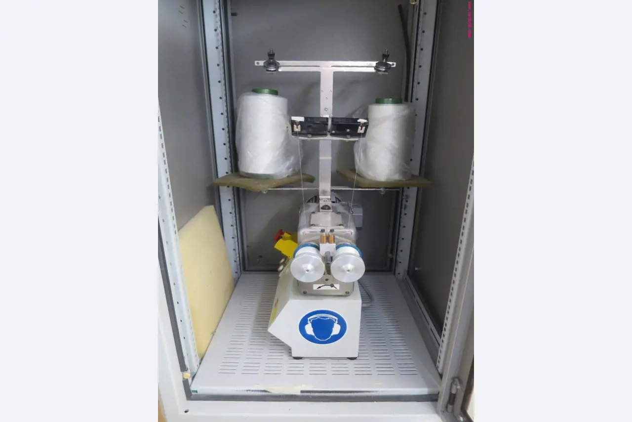 Máquinas dos sectores da fiação, tecelagem e tinturaria - Localização 79787 Lauchringen-2