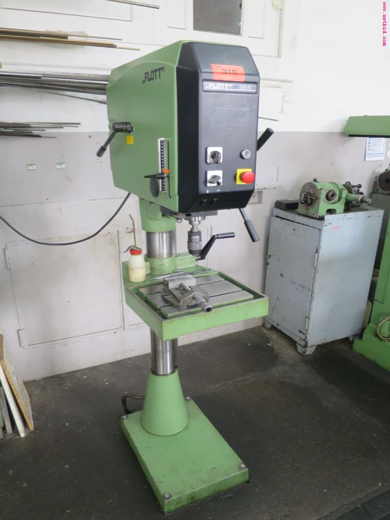 Comprehensive machinery from the sections spinning, weaving - Location 79787 Lauchringen -1