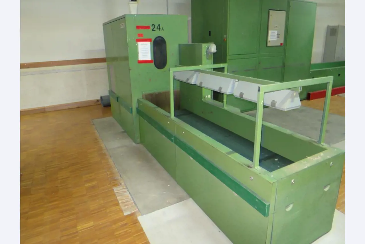 Máquinas dos sectores da fiação, tecelagem e tinturaria - Localização 79787 Lauchringen-2