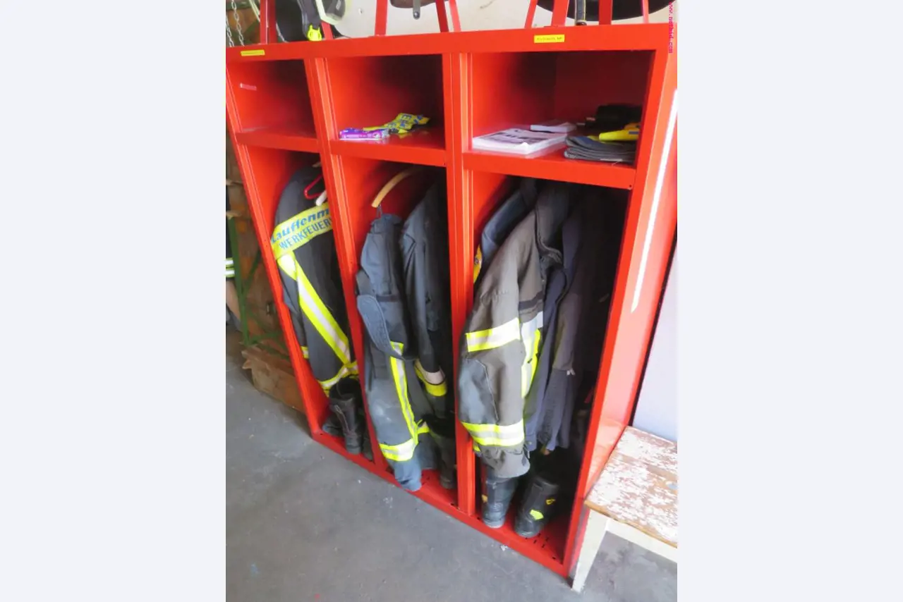 Máquinas dos sectores da fiação, tecelagem e tinturaria - Localização 79787 Lauchringen-3