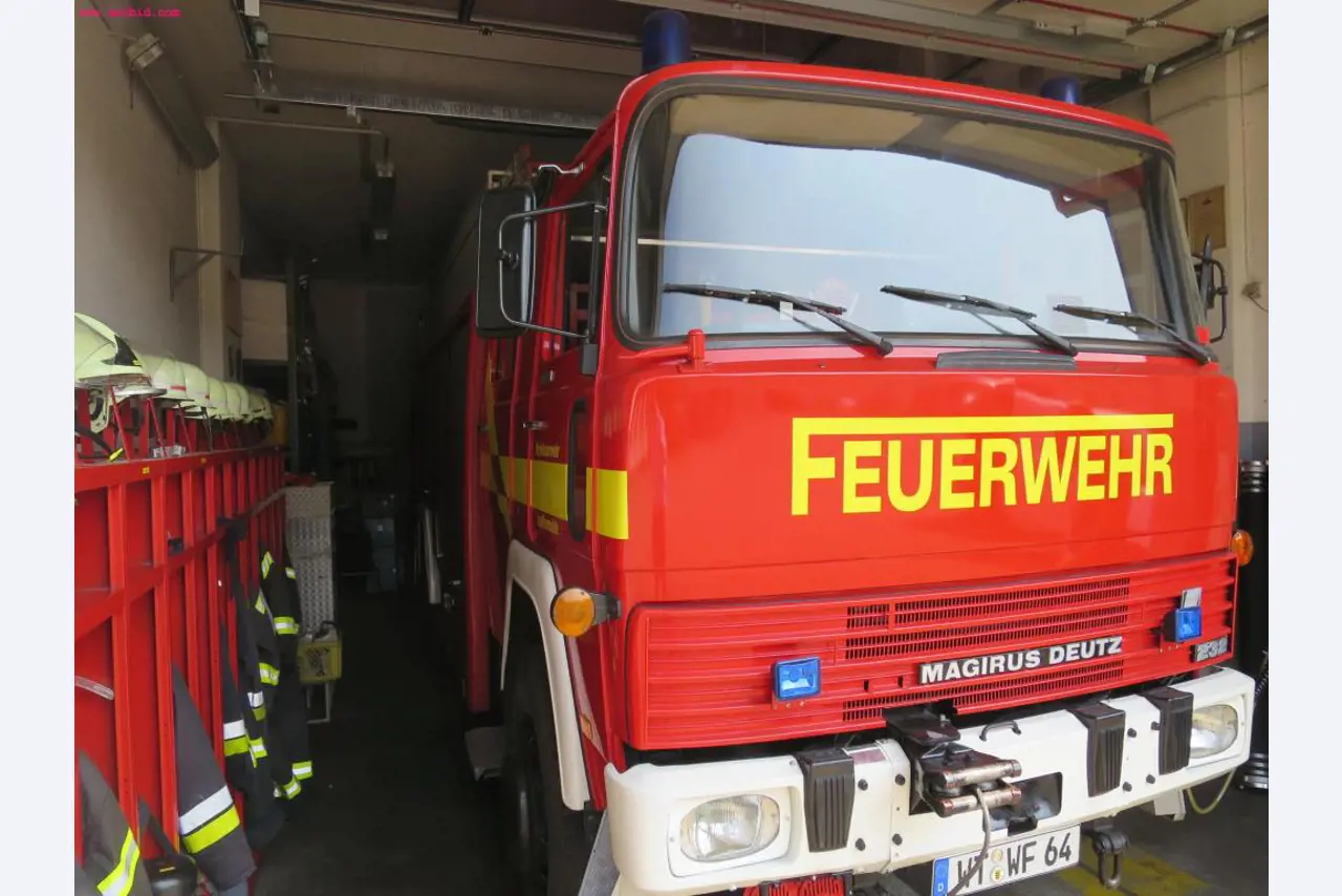 Máquinas dos sectores da fiação, tecelagem e tinturaria - Localização 79787 Lauchringen-2