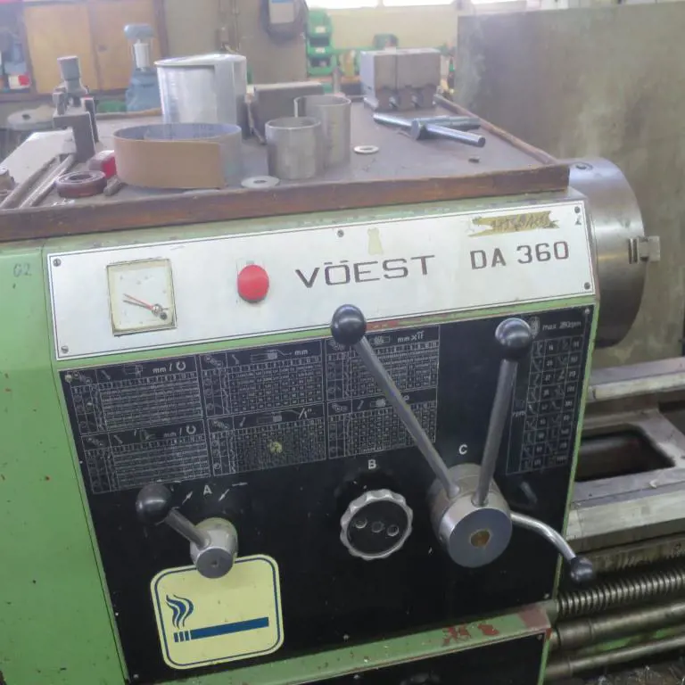 sliding and screw cutting lathe Voest DA 360