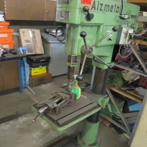 Kolomboormachine Alzmetall AB4