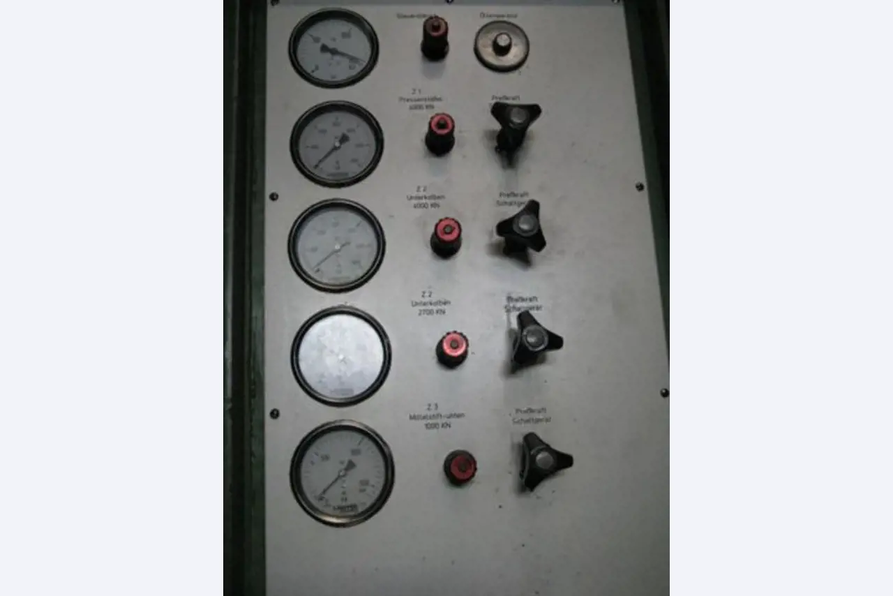 2 gepflegte, überzählige Ziehpressen -11