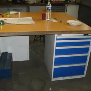 2 work benches Garant