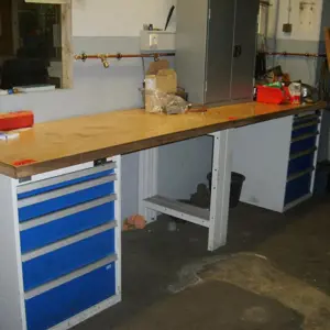 2 work benches Garant