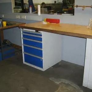 2 work benches Garant