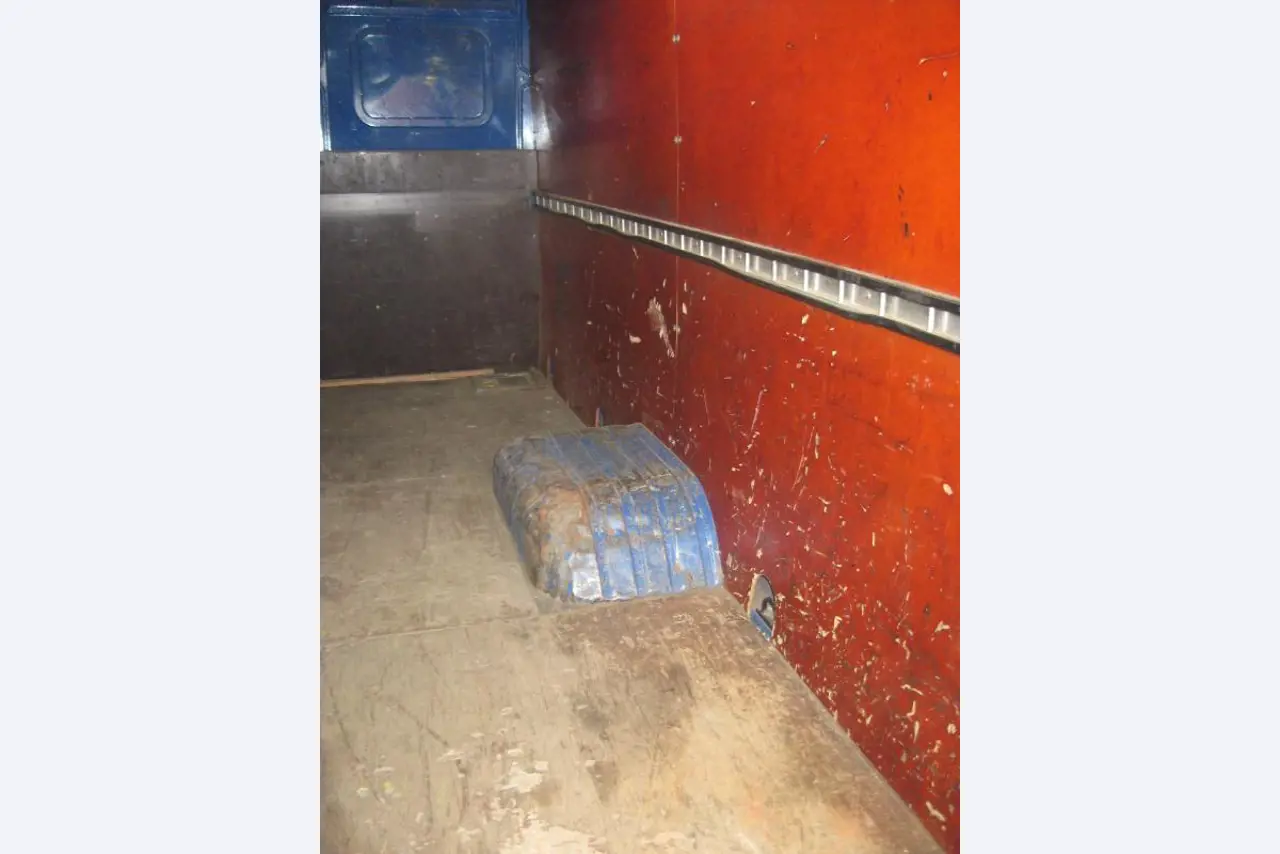 Working ship (direction finding boat) "Deepenschriewer IV" <br>and living barge "WS 3"-12