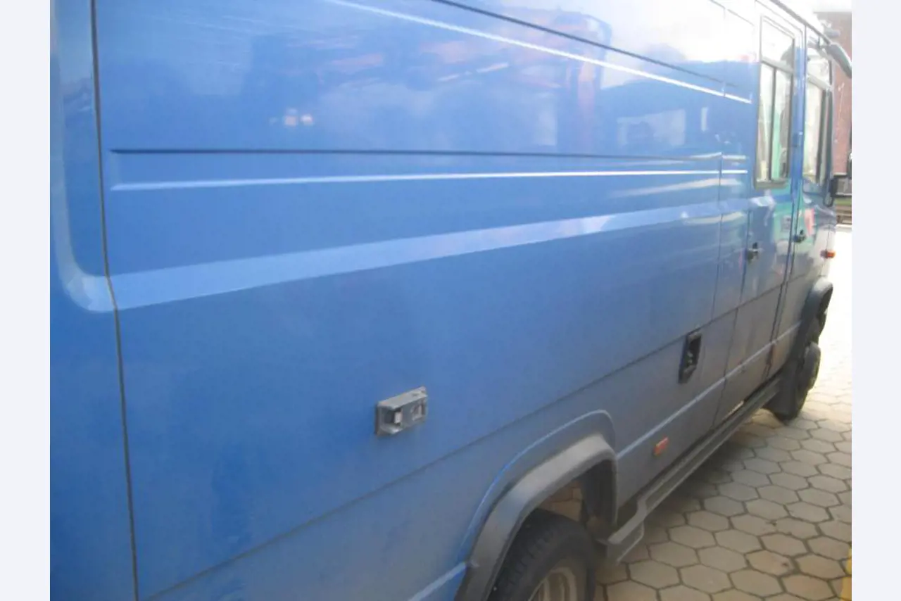 Working ship (direction finding boat) "Deepenschriewer IV" <br>and living barge "WS 3"-4