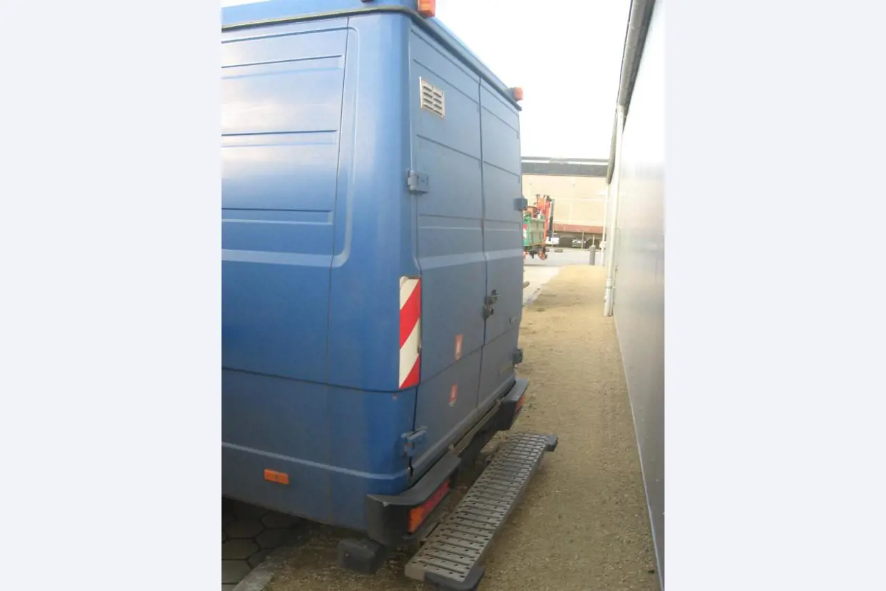 Working ship (direction finding boat) "Deepenschriewer IV" <br>and living barge "WS 3"-5