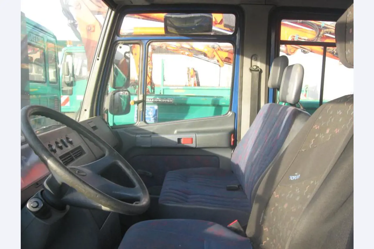 Working ship (direction finding boat) "Deepenschriewer IV" <br>and living barge "WS 3"-7