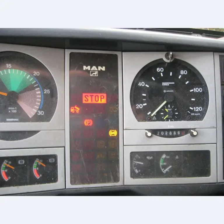 Barco de trabajo (barco de sondeo) "Deepenschriewer IV" <br>así como barcazas residenciales "WS 3"
-11