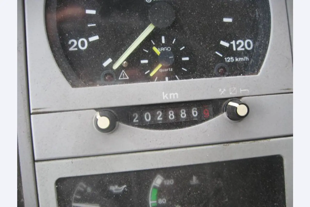 Barco de trabajo (barco de sondeo) "Deepenschriewer IV" <br>así como barcazas residenciales "WS 3"
-12