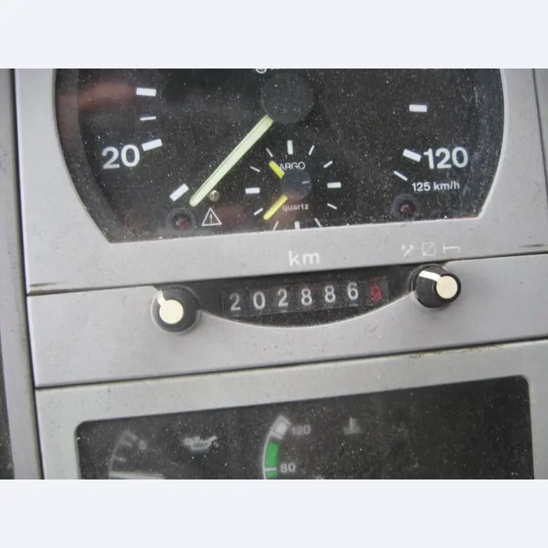 Barco de trabajo (barco de sondeo) "Deepenschriewer IV" <br>así como barcazas residenciales "WS 3"
-12