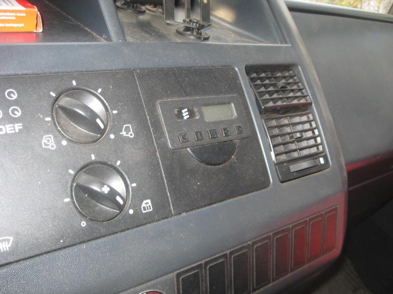 Bateau de travail (bateau-sonde) "Deepenschriewer IV&quot ; <br>ainsi que des barges d'habitation "WS 3&quot ;

-13