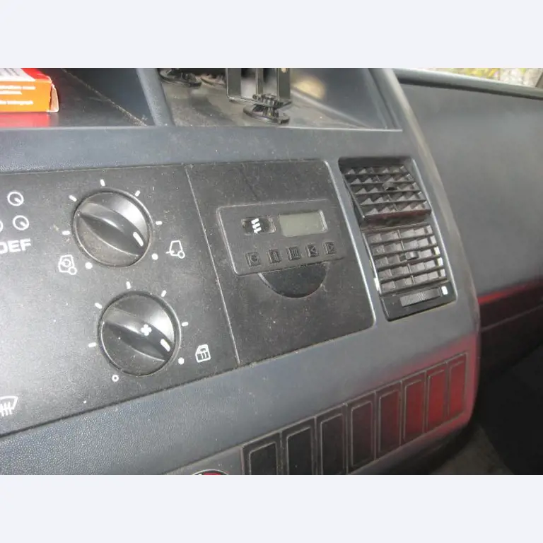 Barco de trabajo (barco de sondeo) "Deepenschriewer IV" <br>así como barcazas residenciales "WS 3"
-13