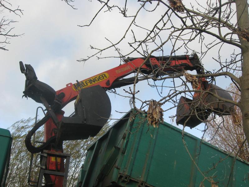 Bateau de travail (bateau-sonde) "Deepenschriewer IV&quot ; <br>ainsi que des barges d'habitation "WS 3&quot ;

-3