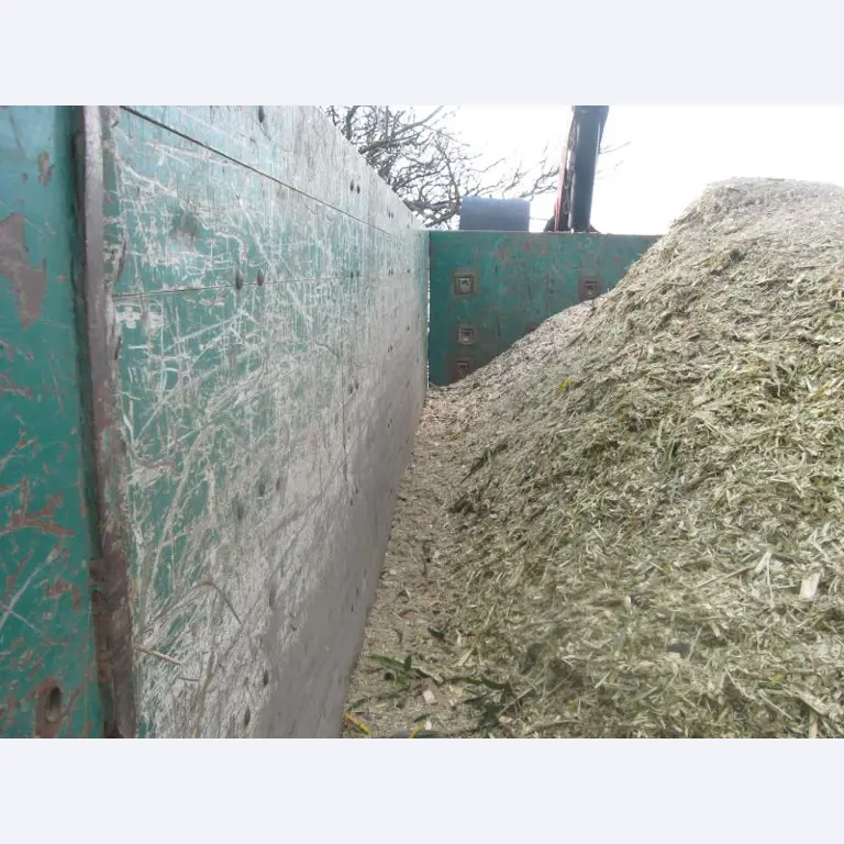 Barco de trabajo (barco de sondeo) "Deepenschriewer IV" <br>así como barcazas residenciales "WS 3"
-5