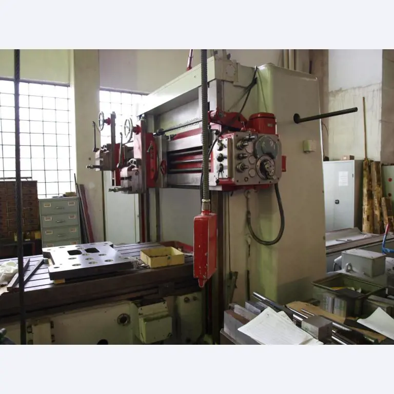 Empresa de fabricación de herramientas e ingeniería mecánica-1