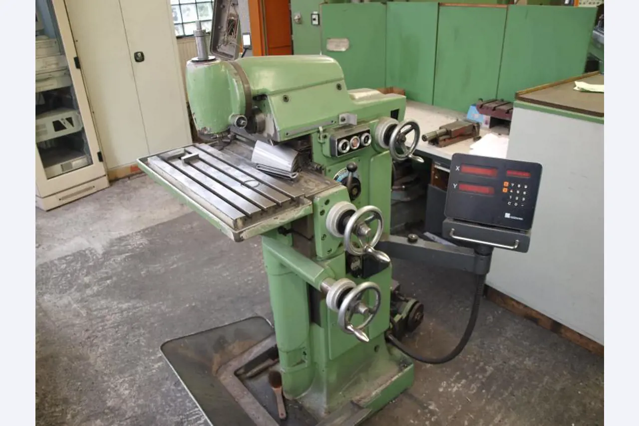 Empresa de fabricación de herramientas e ingeniería mecánica-1