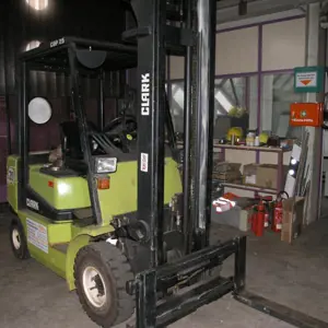 diesel forklift truck Clark CDP 25