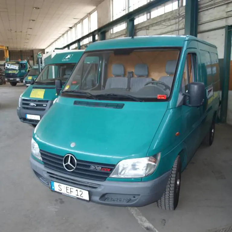 truck Mercedes Benz 208 CDi