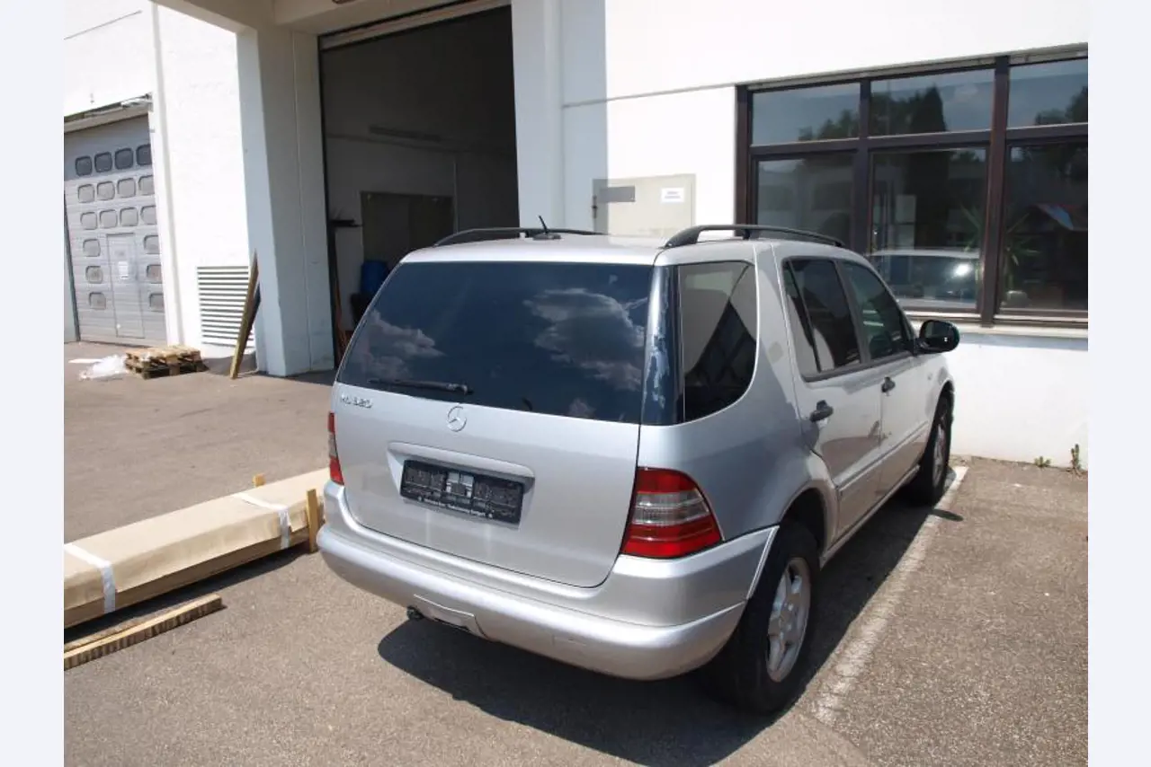 dobro vzdrževana vozila.-2