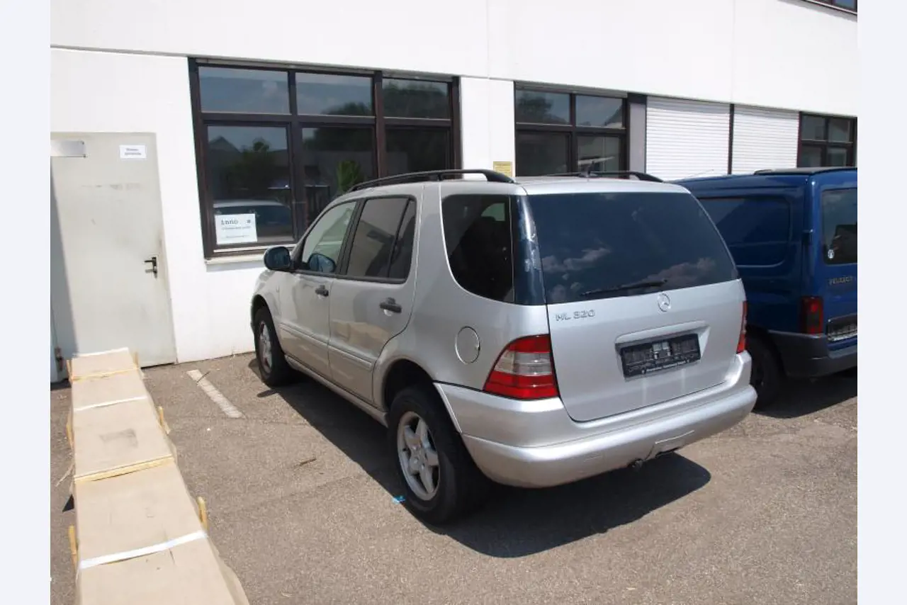 dobro vzdrževana vozila.-3