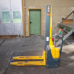 eletronic high-lift hand truck Jungheinrich EMC110