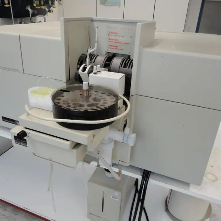 atom-absorption spectrometer Perkin-Elmer 4110ZL