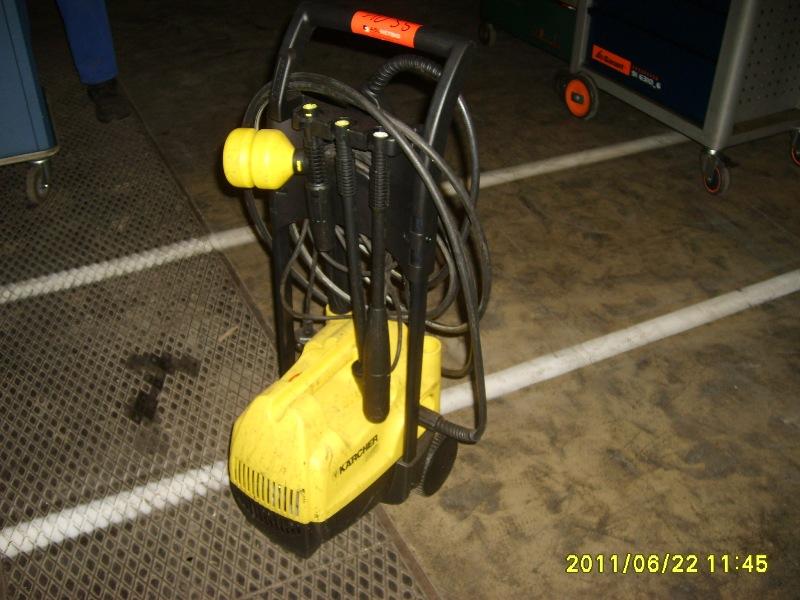 gepflegte Werkzeuge / <br>Zubehör sowie sonstige Betriebsmittel
-1