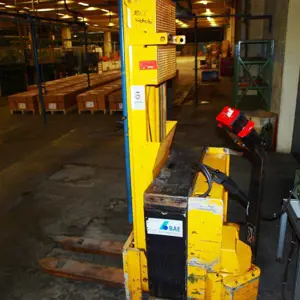 electric pole forklift Jungheinrich