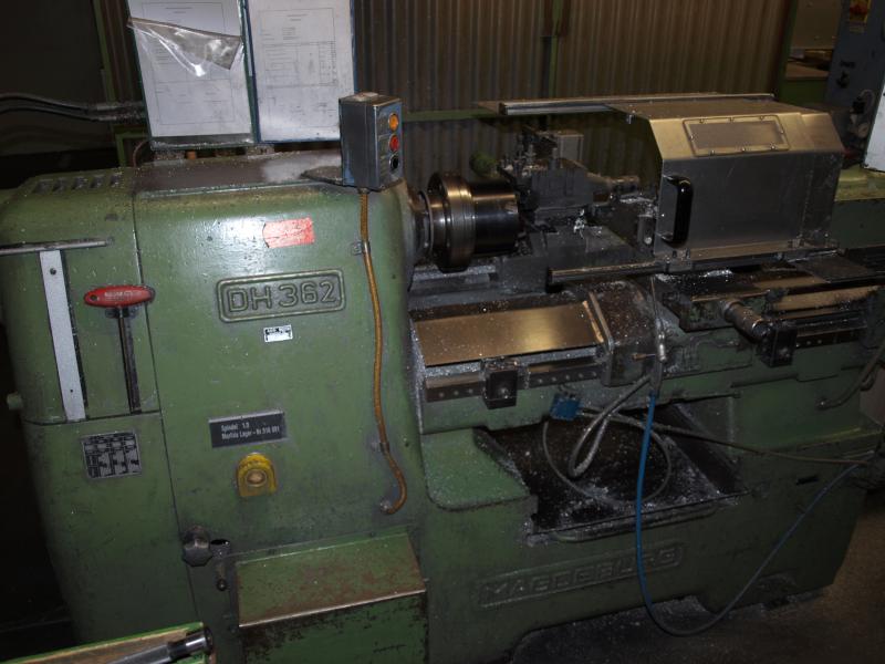 gepflegte Werkzeuge / <br>Zubehör sowie sonstige Betriebsmittel
-1