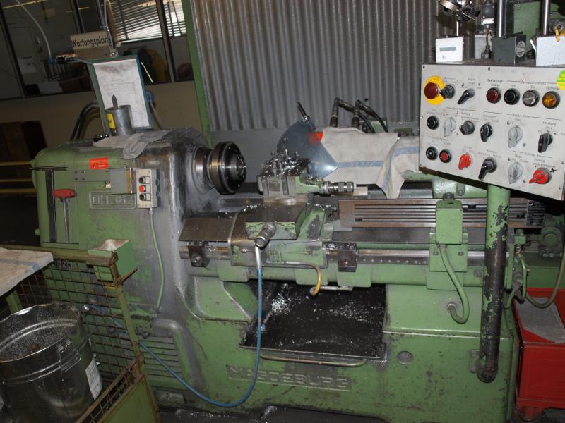 gepflegte Werkzeuge / <br>Zubehör sowie sonstige Betriebsmittel
-1