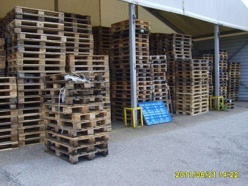 gepflegte Werkzeuge / <br>Zubehör sowie sonstige Betriebsmittel
-1