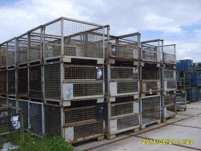 gepflegte Werkzeuge / <br>Zubehör sowie sonstige Betriebsmittel
-1