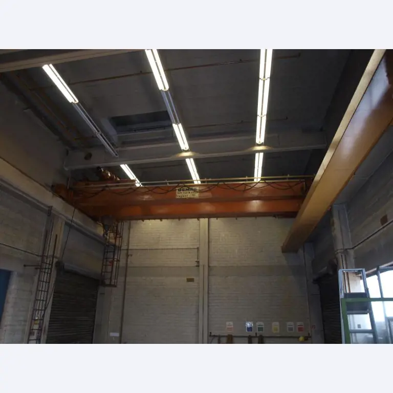 gepflegte Werkzeuge / <br>Zubehör sowie sonstige Betriebsmittel
-1