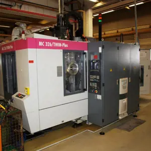 CNC-Bearbeitungszentrum Stama MC 326/ Twin-+