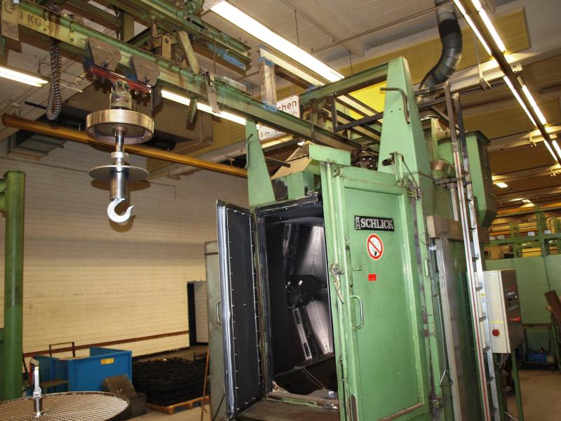 gepflegte Werkzeuge / <br>Zubehör sowie sonstige Betriebsmittel
-2