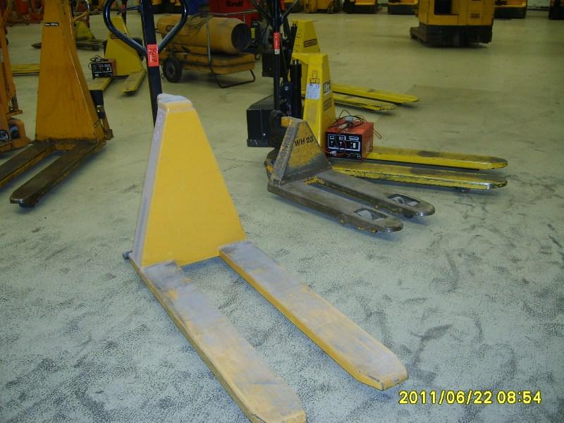 gepflegte Werkzeuge / <br>Zubehör sowie sonstige Betriebsmittel
-1